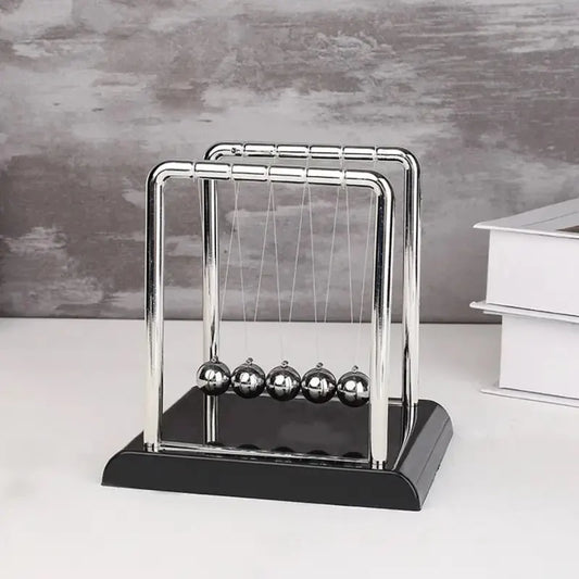 Pendule de Newton – Berceau à Billes en Acier | Décoration & Science